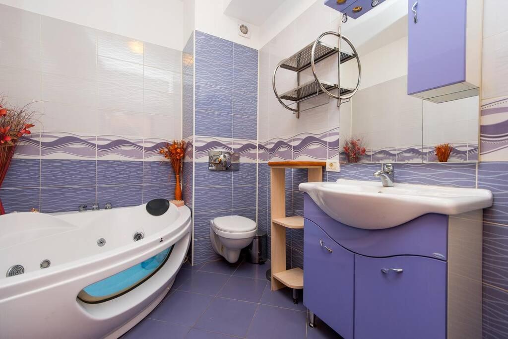 Relaxing Spa Apartment 阿拉德 外观 照片
